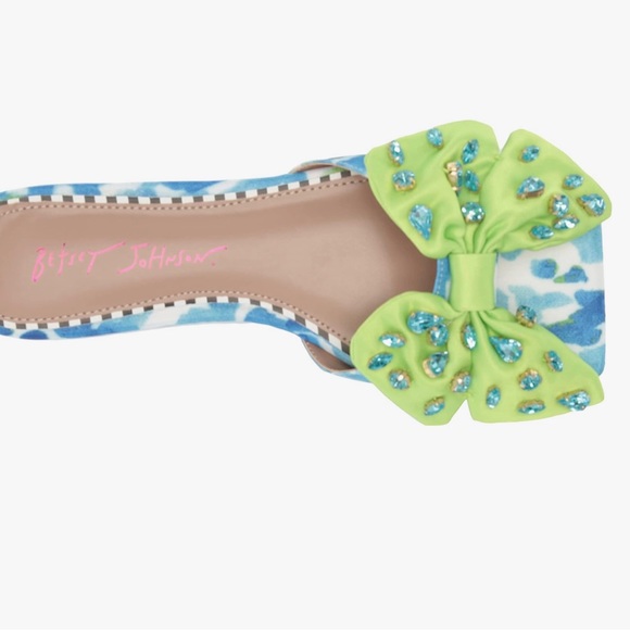 SANDAL - Picture 3 of 9